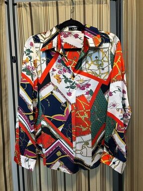 Graphic multi coloured chain top